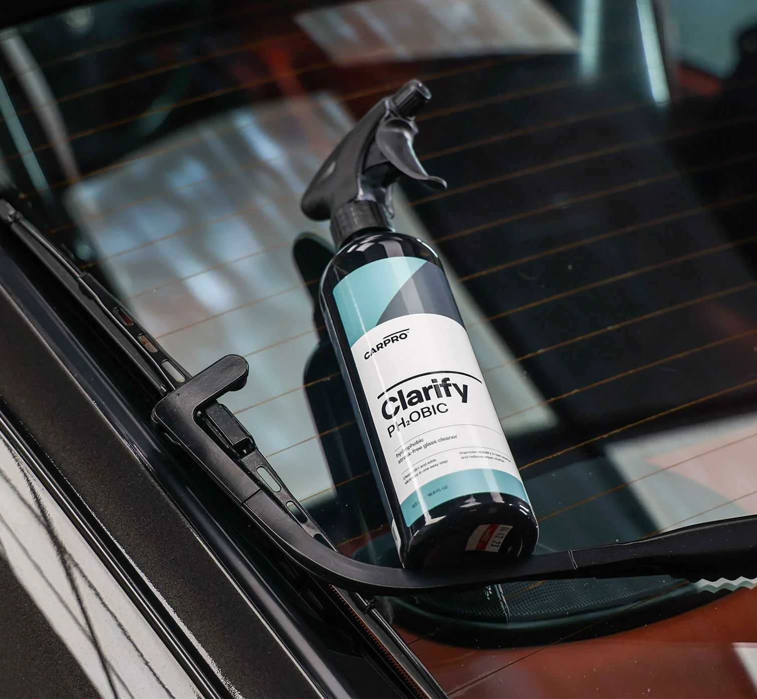 CARPRO Clarify Phobic Glass Cleaner - Image 4