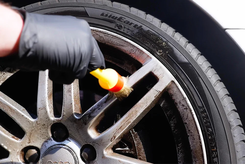 Jennychem Non-Acid Wheel Cleaner - Image 5